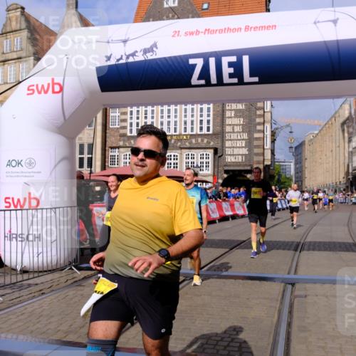 13.09.2026 - 21. swb-Marathon Bremen Tim E. http://msf.ph/oto/10338588 13.09.2026 11:08:49 Ziel 10229, 10609, 11065, 11124, 11509, 11560, 11561, 11678, 11834, 11888, 11968, 12073, 12162, 12164, 12315, 12410, 12516 meine-sportfotos.de