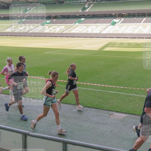 13.09.2026 - 21. swb-Marathon Bremen Michael Burmester http://msf.ph/oto/10338599 13.09.2026 13:16:41 Laufen im Stadion 134, 143, 153, 231, 263, 267, 271, 449, 588, 598, 612, 653, 990, 1057, 1185, 1312, 1465, 1539, 1813, 1825, 1874, 1987, 2013, 2067, 2096, 2218, 2259, 2351, 2363, 2381, 2385, 2386, 2389, 2468, 2532, 2550, 2562, 2579, 2586, 2655, 2664, 2667, 2678, 2698, 2760, 2778, 2783, 2797, 2799, 2821, 2846, 2859, 2874, 2974, 2984, 2996, 3001, 3075, 3104, 3133, 3157, 3165, 3185, 3195, 3213, 3237, 3265, 3314, 3331, 3366, 3382, 3387, 3479, 3486, 3501, 3506, 3512, 3829 meine-sportfotos.de