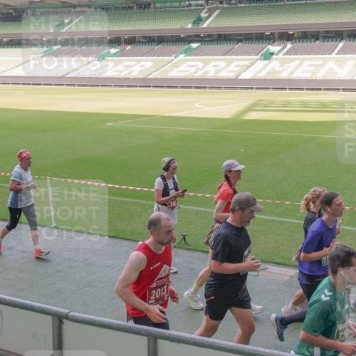 13.09.2026 - 21. swb-Marathon Bremen Michael Burmester http://msf.ph/oto/10338623 13.09.2026 13:16:44 Laufen im Stadion 134, 143, 153, 231, 263, 267, 271, 449, 588, 598, 612, 653, 990, 1057, 1185, 1312, 1465, 1539, 1813, 1825, 1874, 1987, 2013, 2067, 2096, 2218, 2259, 2351, 2363, 2381, 2385, 2386, 2389, 2419, 2468, 2532, 2550, 2562, 2579, 2586, 2655, 2664, 2667, 2678, 2698, 2760, 2778, 2783, 2797, 2799, 2821, 2846, 2859, 2874, 2974, 2984, 2996, 3001, 3075, 3104, 3133, 3157, 3165, 3185, 3195, 3213, 3237, 3265, 3314, 3331, 3366, 3382, 3387, 3431, 3479, 3486, 3501, 3506, 3512 meine-sportfotos.de