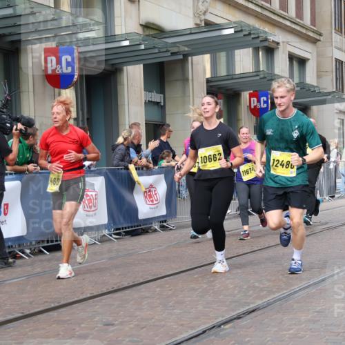 13.09.2026 - 21. swb-Marathon Bremen Strokosch-Dieckow http://msf.ph/oto/10338634 13.09.2026 11:06:00 Ziel 10375, 10376, 10681, 10682, 10852, 10853, 11028, 11029, 11340, 11374, 11432, 11460, 11674, 11690, 11729, 11786, 11849, 12217, 12479, 10018, 10168, 10204, 10238, 10305, 10382, 10457, 10619, 10662, 11024, 11132, 11156, 11164, 11477, 11775, 12156, 12186, 12378, 12486, 12523, 12528, 12773 meine-sportfotos.de