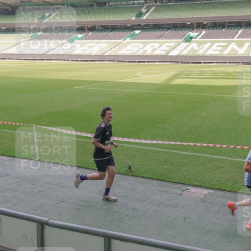 13.09.2026 - 21. swb-Marathon Bremen Michael Burmester http://msf.ph/oto/10338635 13.09.2026 13:16:46 Laufen im Stadion 134, 143, 153, 231, 263, 267, 271, 449, 588, 598, 612, 653, 990, 1057, 1185, 1312, 1424, 1425, 1465, 1539, 1790, 1813, 1825, 1874, 1987, 2013, 2067, 2096, 2218, 2259, 2351, 2363, 2381, 2385, 2386, 2389, 2419, 2468, 2532, 2550, 2562, 2579, 2586, 2655, 2664, 2667, 2678, 2698, 2778, 2783, 2797, 2799, 2821, 2846, 2859, 2874, 2974, 2984, 2996, 3001, 3075, 3104, 3133, 3157, 3165, 3185, 3195, 3213, 3237, 3265, 3314, 3331, 3366, 3382, 3387, 3431, 3479, 3486, 3501, 3506, 3512 meine-sportfotos.de
