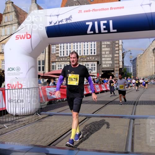 13.09.2026 - 21. swb-Marathon Bremen Tim E. http://msf.ph/oto/10338659 13.09.2026 11:08:52 Ziel 10229, 10399, 10609, 11065, 11124, 11358, 11560, 11561, 11678, 11710, 11834, 11888, 11968, 12073, 12162, 12164, 12410, 12516 meine-sportfotos.de