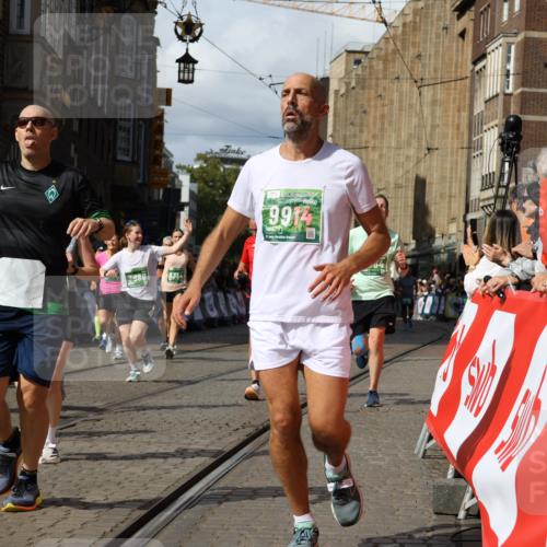 13.09.2026 - 21. swb-Marathon Bremen Strokosch-Dieckow http://msf.ph/oto/10338667 13.09.2026 13:31:44 Ziel 922, 1600, 1627, 2244, 2602, 2707, 3152, 3343, 3392, 3396, 3579, 3762, 3859, 4258, 4477, 4889, 5375, 5504, 5673, 5720, 5765, 5979, 6039, 6147, 6619, 6968, 6971, 7001, 7296, 7812, 8035, 8239, 8339, 8342, 8522, 8726, 9147, 9155, 9337, 9822, 13066, 578, 846, 3205, 3244, 3278, 3946, 3989, 4030, 4979, 4998, 5158, 5325, 5363, 5899, 6354, 7242, 7790, 7964, 8048, 8078, 8247, 8610, 8970, 9016, 9188, 9785 meine-sportfotos.de