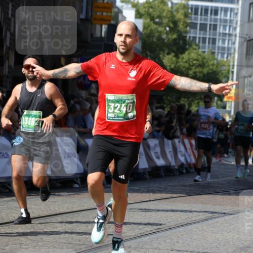 13.09.2026 - 21. swb-Marathon Bremen Strokosch-Dieckow http://msf.ph/oto/10338704 13.09.2026 13:19:53 Ziel 161, 461, 926, 1010, 1232, 1281, 1468, 1535, 1642, 4319, 4455, 4977, 4978, 5371, 7037, 7140, 7268, 7945, 8153, 8185, 9984, 13163, 205, 431, 495, 511, 1058, 1252, 1390, 1537, 1551, 1931, 1972, 2343, 2807, 2903, 3240, 3690, 4287, 5340, 5389, 5813, 5837, 6663, 7341, 7404, 7488, 7531, 13192 meine-sportfotos.de
