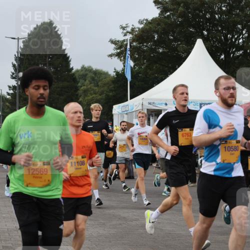 13.09.2026 - Kiel Lauf Andreas Tolksdorf http://msf.ph/oto/10338709 13.09.2026 09:55:16 Kiellinie 68, 982, 1, 39, 12569, 41, 35, 11108, 0883, 4771, 10066, 39, 6763, 10580, 5947 meine-sportfotos.de