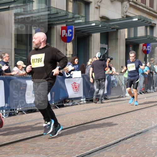 13.09.2026 - 21. swb-Marathon Bremen Strokosch-Dieckow http://msf.ph/oto/10338748 13.09.2026 11:06:02 Ziel 10375, 10376, 10681, 10682, 10852, 10853, 11028, 11029, 11340, 11374, 11432, 11460, 11674, 11690, 11729, 11786, 11849, 12217, 12479, 12485, 10018, 10168, 10204, 10238, 10305, 10382, 10457, 10619, 10662, 11024, 11132, 11156, 11164, 11477, 11775, 12186, 12378, 12486, 12523, 12528, 12773 meine-sportfotos.de