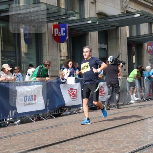 13.09.2026 - 21. swb-Marathon Bremen Strokosch-Dieckow http://msf.ph/oto/10338775 13.09.2026 11:06:03 Ziel 10375, 10376, 10681, 10682, 10852, 10853, 11028, 11029, 11240, 11340, 11374, 11432, 11460, 11674, 11690, 11729, 11786, 11849, 12217, 12479, 12485, 10018, 10168, 10204, 10238, 10305, 10382, 10457, 10619, 10662, 11024, 11132, 11156, 11164, 11477, 11775, 12186, 12378, 12486, 12523, 12528, 12773 meine-sportfotos.de