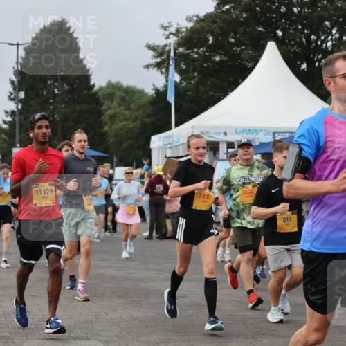 13.09.2026 - Kiel Lauf Andreas Tolksdorf http://msf.ph/oto/10338813 13.09.2026 09:55:19 Kiellinie 41, 6656, 5, 39, 11129, 7499, 1034, 811, 39, 5982 meine-sportfotos.de
