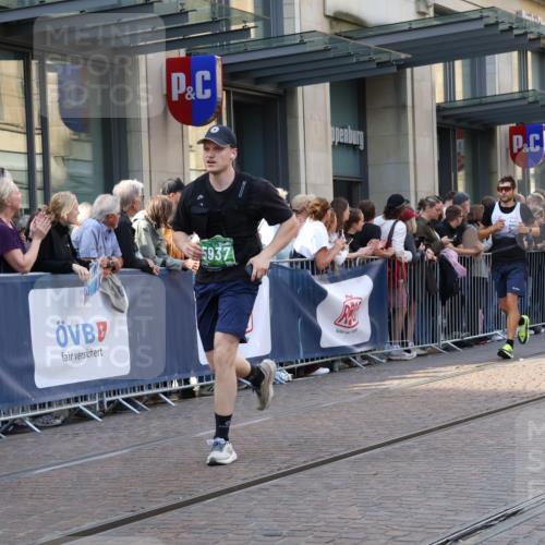 13.09.2026 - 21. swb-Marathon Bremen Strokosch-Dieckow http://msf.ph/oto/10338827 13.09.2026 13:26:32 Ziel 531, 946, 2089, 2779, 3076, 3302, 3510, 3527, 3852, 3893, 4327, 4441, 4598, 4919, 5054, 5689, 5937, 5943, 6289, 6314, 6375, 6455, 6548, 6580, 7027, 7246, 7317, 8112, 8303, 9150, 9511, 9551, 9854, 13097, 1368, 1649, 2434, 2658, 3526, 3603, 3983, 4077, 4723, 5747, 5906, 5934, 5992, 6230, 6639, 7626, 8817, 9260, 13195 meine-sportfotos.de