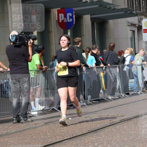 13.09.2026 - 21. swb-Marathon Bremen Strokosch-Dieckow http://msf.ph/oto/10338829 13.09.2026 11:06:05 Ziel 10376, 10681, 10682, 10852, 10853, 11021, 11028, 11029, 11240, 11340, 11374, 11432, 11460, 11690, 11729, 11849, 12217, 12479, 12485, 10018, 10168, 10204, 10305, 10375, 10382, 10619, 10662, 11024, 11132, 11156, 11164, 11477, 11674, 11775, 11786, 12186, 12378, 12486, 12523, 12528, 12773 meine-sportfotos.de