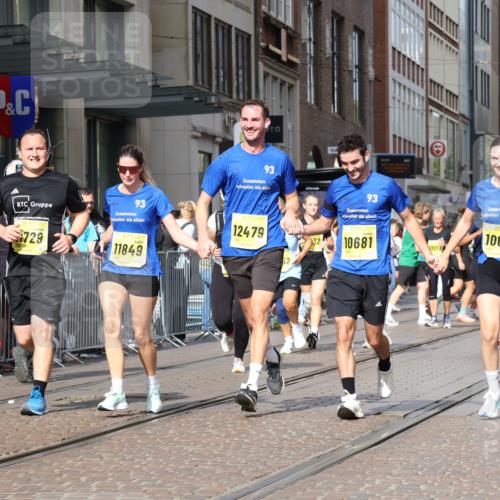 13.09.2026 - 21. swb-Marathon Bremen Strokosch-Dieckow http://msf.ph/oto/10338927 13.09.2026 11:06:09 Ziel 10376, 10654, 10681, 10682, 10849, 10852, 10853, 11021, 11028, 11240, 11340, 11374, 11432, 11690, 11729, 11849, 12217, 12479, 12485, 10018, 10204, 10305, 10375, 10382, 10619, 10662, 11029, 11132, 11156, 11164, 11460, 11477, 11674, 11775, 11786, 12186, 12378, 12486, 12523, 12528 meine-sportfotos.de