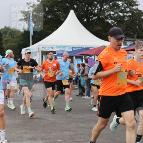 13.09.2026 - Kiel Lauf Andreas Tolksdorf http://msf.ph/oto/10338953 13.09.2026 09:55:26 Kiellinie 38, 6603, 6, 1147, 650, 9420, 11833, 12445, 11, 39, 8079, 225 meine-sportfotos.de