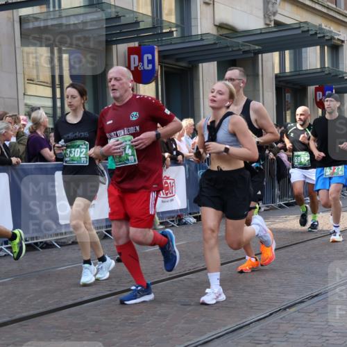 13.09.2026 - 21. swb-Marathon Bremen Strokosch-Dieckow http://msf.ph/oto/10338963 13.09.2026 13:26:35 Ziel 531, 946, 2089, 3076, 3302, 3510, 3527, 3852, 3893, 4327, 4397, 4441, 4563, 4598, 4919, 5054, 5689, 5937, 5943, 6289, 6314, 6375, 6455, 6580, 7027, 7246, 7317, 8112, 8303, 9150, 9511, 9551, 9854, 9878, 13097, 1368, 1649, 2434, 2658, 2779, 3526, 3603, 3983, 4077, 5747, 5934, 5992, 6230, 6548, 6639, 7626, 8817, 9260, 13195 meine-sportfotos.de