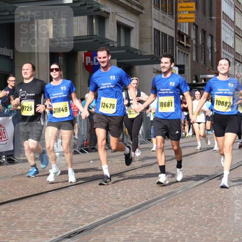 13.09.2026 - 21. swb-Marathon Bremen Strokosch-Dieckow http://msf.ph/oto/10338967 13.09.2026 11:06:10 Ziel 10376, 10654, 10681, 10682, 10849, 10852, 10853, 11021, 11028, 11240, 11340, 11374, 11432, 11690, 11729, 11849, 12217, 12479, 12485, 10018, 10204, 10305, 10375, 10382, 10619, 10662, 11029, 11132, 11156, 11164, 11460, 11477, 11674, 11690, 11775, 11786, 12186, 12486, 12523, 12528 meine-sportfotos.de
