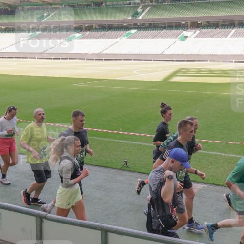 13.09.2026 - 21. swb-Marathon Bremen Michael Burmester http://msf.ph/oto/10338988 13.09.2026 13:17:35 Laufen im Stadion 134, 153, 231, 267, 271, 311, 404, 449, 588, 732, 753, 837, 990, 1057, 1185, 1312, 1424, 1425, 1465, 1539, 1790, 1813, 1825, 1844, 1868, 1987, 2056, 2067, 2096, 2123, 2259, 2351, 2357, 2358, 2363, 2381, 2389, 2419, 2532, 2550, 2562, 2579, 2586, 2601, 2614, 2647, 2655, 2778, 2797, 2799, 2821, 2849, 2880, 2893, 2974, 2984, 2996, 2999, 3104, 3146, 3180, 3195, 3210, 3213, 3314, 3337, 3366, 3387, 3421, 3431, 3476, 3479, 3501, 3506, 3537, 3548, 3633, 3654, 3740 meine-sportfotos.de