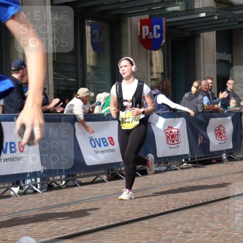 13.09.2026 - 21. swb-Marathon Bremen Strokosch-Dieckow http://msf.ph/oto/10339067 13.09.2026 11:06:13 Ziel 10323, 10376, 10654, 10681, 10682, 10795, 10849, 10852, 10853, 10989, 11021, 11028, 11240, 11340, 11374, 11432, 11729, 11849, 12146, 12217, 12479, 12485, 10018, 10204, 10375, 10382, 10619, 10662, 11029, 11132, 11156, 11164, 11460, 11477, 11674, 11690, 11775, 11786, 12186, 12486 meine-sportfotos.de