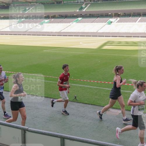 13.09.2026 - 21. swb-Marathon Bremen Michael Burmester http://msf.ph/oto/10339068 13.09.2026 13:17:52 Laufen im Stadion 134, 153, 267, 271, 311, 404, 449, 546, 588, 732, 753, 837, 990, 1057, 1424, 1425, 1539, 1790, 1813, 1825, 1844, 1868, 1987, 2056, 2067, 2096, 2123, 2137, 2259, 2294, 2357, 2358, 2363, 2381, 2389, 2419, 2453, 2532, 2550, 2562, 2586, 2601, 2614, 2647, 2655, 2778, 2797, 2821, 2849, 2857, 2879, 2880, 2893, 2984, 2996, 2999, 3096, 3100, 3104, 3146, 3180, 3195, 3210, 3213, 3314, 3337, 3366, 3421, 3431, 3476, 3479, 3501, 3506, 3537, 3548, 3633, 3654, 3740, 4478 meine-sportfotos.de