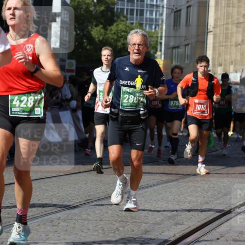 13.09.2026 - 21. swb-Marathon Bremen Strokosch-Dieckow http://msf.ph/oto/10339072 13.09.2026 13:20:02 Ziel 161, 461, 926, 1010, 1232, 1281, 1468, 1535, 1642, 2870, 2906, 3319, 3966, 4101, 4479, 4480, 4977, 4978, 7037, 7140, 7655, 8185, 8263, 9082, 9359, 9984, 13163, 205, 655, 1058, 1390, 1537, 1750, 1931, 2122, 2343, 2807, 2885, 2903, 3685, 3690, 4287, 5340, 5389, 5583, 6663, 7018, 7341, 7531, 7664, 9518, 9756 meine-sportfotos.de