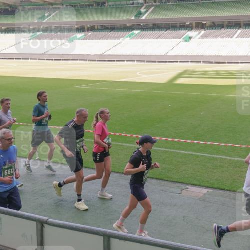 13.09.2026 - 21. swb-Marathon Bremen Michael Burmester http://msf.ph/oto/10339088 13.09.2026 13:17:55 Laufen im Stadion 134, 153, 267, 271, 311, 404, 449, 546, 588, 732, 753, 837, 990, 1057, 1424, 1425, 1539, 1790, 1813, 1825, 1844, 1868, 1987, 2056, 2067, 2096, 2123, 2137, 2259, 2294, 2357, 2358, 2381, 2389, 2419, 2453, 2532, 2550, 2562, 2586, 2601, 2614, 2647, 2655, 2797, 2821, 2849, 2857, 2879, 2880, 2893, 2984, 2996, 2999, 3096, 3100, 3104, 3146, 3180, 3195, 3210, 3213, 3314, 3337, 3366, 3421, 3431, 3476, 3479, 3501, 3506, 3537, 3548, 3633, 3654, 3740, 3879, 4478 meine-sportfotos.de