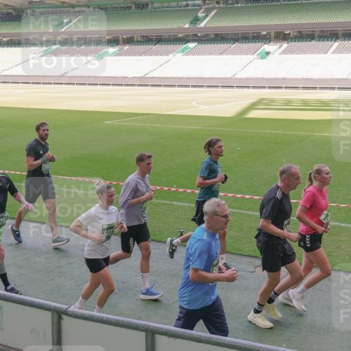 13.09.2026 - 21. swb-Marathon Bremen Michael Burmester http://msf.ph/oto/10339098 13.09.2026 13:17:56 Laufen im Stadion 134, 153, 267, 271, 311, 404, 449, 486, 546, 588, 732, 753, 837, 990, 1057, 1424, 1425, 1790, 1813, 1825, 1844, 1868, 1987, 2056, 2067, 2096, 2123, 2137, 2259, 2294, 2357, 2358, 2381, 2389, 2419, 2453, 2532, 2550, 2562, 2586, 2601, 2614, 2647, 2655, 2797, 2821, 2849, 2857, 2879, 2880, 2893, 2984, 2996, 2999, 3096, 3100, 3104, 3146, 3180, 3195, 3210, 3213, 3314, 3337, 3366, 3421, 3431, 3476, 3479, 3501, 3506, 3537, 3548, 3633, 3654, 3740, 3879, 4478 meine-sportfotos.de