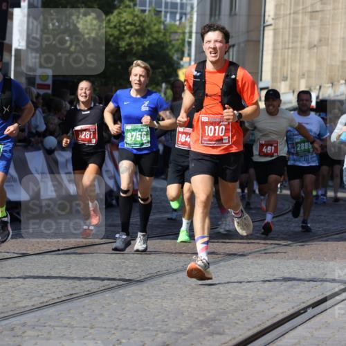 13.09.2026 - 21. swb-Marathon Bremen Strokosch-Dieckow http://msf.ph/oto/10339113 13.09.2026 13:20:04 Ziel 161, 411, 461, 926, 1010, 1053, 1232, 1281, 1468, 1535, 1642, 2870, 2906, 3319, 3411, 3966, 4101, 4479, 4480, 4977, 4978, 7037, 7140, 7655, 8185, 8263, 9082, 9359, 9984, 13163, 655, 1058, 1537, 1750, 1931, 2122, 2885, 2903, 3685, 3690, 5583, 6901, 7018, 7341, 7531, 7664, 9518, 9756 meine-sportfotos.de