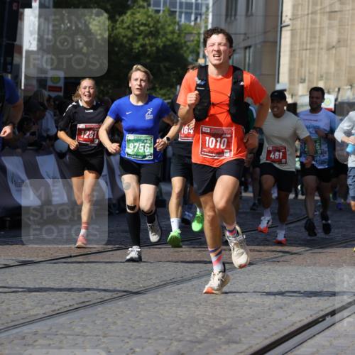 13.09.2026 - 21. swb-Marathon Bremen Strokosch-Dieckow http://msf.ph/oto/10339141 13.09.2026 13:20:04 Ziel 161, 411, 461, 926, 1010, 1053, 1232, 1281, 1468, 1535, 1642, 2870, 2906, 3319, 3411, 3966, 4101, 4479, 4480, 4977, 4978, 7037, 7140, 7655, 8185, 8263, 9082, 9359, 9984, 13163, 655, 1058, 1537, 1750, 1931, 2122, 2885, 2903, 3685, 3690, 5583, 6901, 7018, 7341, 7531, 7664, 9518, 9756 meine-sportfotos.de