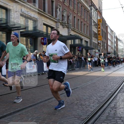 13.09.2026 - 21. swb-Marathon Bremen Strokosch-Dieckow http://msf.ph/oto/10339171 13.09.2026 13:26:40 Ziel 531, 946, 1493, 1494, 2089, 2454, 3076, 3302, 3510, 3527, 3893, 4121, 4327, 4397, 4441, 4563, 4919, 5054, 5689, 5937, 5943, 6314, 6455, 6580, 7027, 7072, 7246, 7317, 8112, 8303, 9150, 9511, 9551, 9854, 9878, 13097, 1368, 1649, 2434, 2658, 2779, 3526, 3603, 3852, 4077, 4598, 5747, 5992, 6230, 6289, 6375, 6548, 6639, 7626, 8112, 8817, 9260, 13195 meine-sportfotos.de