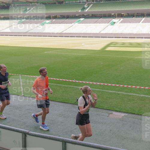 13.09.2026 - 21. swb-Marathon Bremen Michael Burmester http://msf.ph/oto/10339175 13.09.2026 13:18:10 Laufen im Stadion 267, 311, 404, 449, 486, 546, 588, 732, 753, 837, 921, 1057, 1424, 1425, 1431, 1765, 1790, 1813, 1844, 1868, 1987, 2056, 2067, 2096, 2123, 2137, 2294, 2357, 2358, 2381, 2389, 2419, 2453, 2532, 2550, 2586, 2601, 2614, 2622, 2647, 2655, 2797, 2821, 2849, 2857, 2879, 2880, 2893, 2944, 2984, 2999, 3096, 3100, 3104, 3146, 3180, 3195, 3210, 3213, 3285, 3287, 3314, 3337, 3421, 3431, 3476, 3479, 3506, 3537, 3548, 3619, 3633, 3654, 3740, 3879, 4478 meine-sportfotos.de