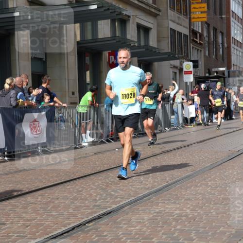 13.09.2026 - 21. swb-Marathon Bremen Strokosch-Dieckow http://msf.ph/oto/10339177 13.09.2026 11:06:18 Ziel 10323, 10654, 10795, 10849, 10852, 10853, 10989, 11021, 11028, 11066, 11240, 11370, 11729, 12146, 12217, 12219, 12485, 10204, 10375, 10376, 10662, 10681, 10682, 11029, 11156, 11340, 11374, 11432, 11460, 11674, 11690, 11729, 11775, 11786, 11849, 12479, 12486 meine-sportfotos.de