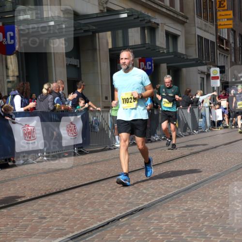 13.09.2026 - 21. swb-Marathon Bremen Strokosch-Dieckow http://msf.ph/oto/10339190 13.09.2026 11:06:18 Ziel 10323, 10654, 10795, 10849, 10852, 10853, 10989, 11021, 11028, 11066, 11240, 11370, 11729, 12146, 12217, 12219, 12485, 10204, 10375, 10376, 10662, 10681, 10682, 11029, 11156, 11340, 11374, 11432, 11460, 11674, 11690, 11729, 11775, 11786, 11849, 12479, 12486 meine-sportfotos.de