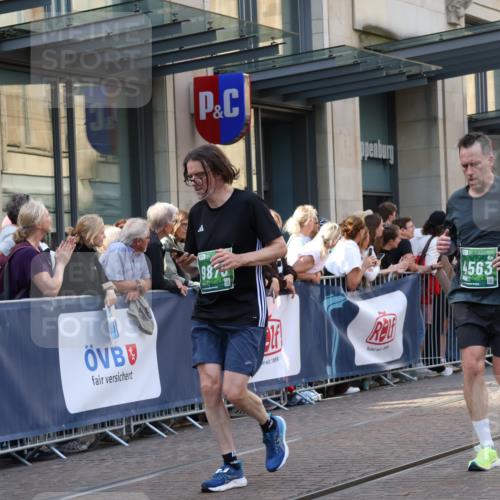 13.09.2026 - 21. swb-Marathon Bremen Strokosch-Dieckow http://msf.ph/oto/10339211 13.09.2026 13:26:43 Ziel 531, 946, 1493, 1494, 2089, 2454, 3076, 3302, 3510, 3527, 4121, 4327, 4397, 4441, 4563, 4919, 5054, 5689, 5937, 5943, 6314, 6455, 6580, 6776, 7027, 7072, 7246, 7317, 7849, 8219, 8303, 9150, 9511, 9551, 9854, 9878, 13097, 1368, 1649, 2779, 3526, 3603, 3852, 3893, 4077, 4598, 5054, 5747, 5992, 6289, 6375, 6548, 7626, 8112, 9260, 13097, 13195 meine-sportfotos.de