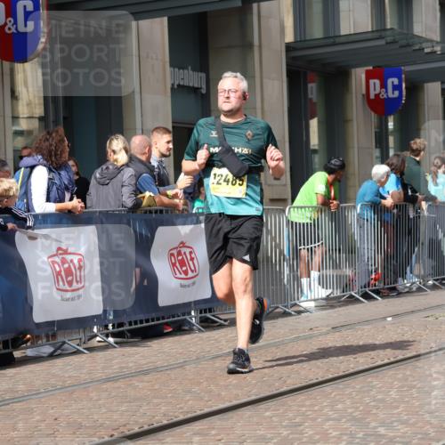 13.09.2026 - 21. swb-Marathon Bremen Strokosch-Dieckow http://msf.ph/oto/10339240 13.09.2026 11:06:20 Ziel 10323, 10654, 10795, 10849, 10852, 10853, 10989, 11021, 11028, 11066, 11240, 11370, 12124, 12146, 12217, 12219, 12249, 12485, 10204, 10375, 10376, 10662, 10681, 10682, 10852, 11029, 11156, 11340, 11374, 11432, 11460, 11674, 11690, 11729, 11775, 11786, 11849, 12479, 12486 meine-sportfotos.de