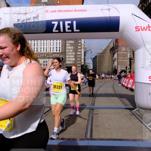 13.09.2026 - 21. swb-Marathon Bremen Tim E. http://msf.ph/oto/10339253 13.09.2026 11:09:25 Ziel 10217, 10314, 10321, 10455, 10570, 10630, 10686, 10983, 11011, 11091, 11138, 11304, 11531, 11578, 11764, 11812, 11905, 11987, 12155, 12192, 12337, 12554 meine-sportfotos.de