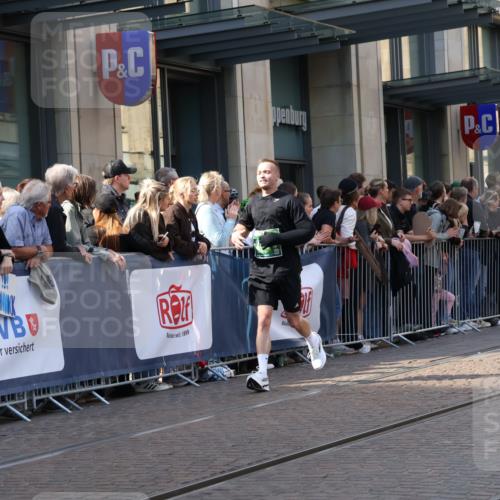 13.09.2026 - 21. swb-Marathon Bremen Strokosch-Dieckow http://msf.ph/oto/10339285 13.09.2026 13:26:46 Ziel 531, 946, 1493, 1494, 2089, 2454, 3076, 3273, 3302, 3510, 3527, 4121, 4327, 4397, 4558, 4563, 4919, 5689, 5943, 6314, 6455, 6776, 7027, 7072, 7246, 7317, 7849, 8219, 8303, 9150, 9159, 9343, 9511, 9854, 9878, 10112, 10113, 1368, 2779, 3526, 3603, 3852, 3893, 4077, 4441, 4598, 4919, 5054, 5937, 6289, 6314, 6375, 6548, 6580, 8112, 9260, 9551, 13097, 13195 meine-sportfotos.de