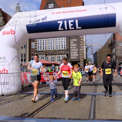 13.09.2026 - 21. swb-Marathon Bremen Tim E. http://msf.ph/oto/10339324 13.09.2026 11:09:33 Ziel 10314, 10321, 10556, 10570, 10630, 10664, 10686, 10694, 10769, 10823, 10983, 11091, 11138, 11304, 11578, 11764, 11882, 11883, 11914, 11915, 11987, 11995, 12155, 12322, 12337, 12491, 13607 meine-sportfotos.de