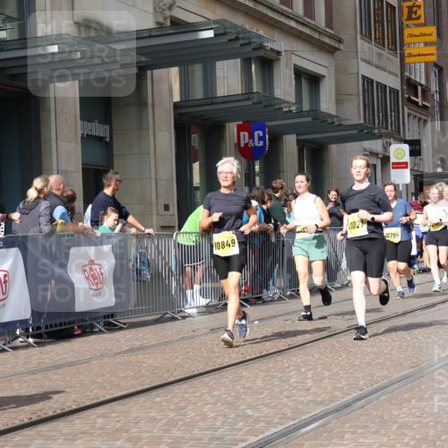 13.09.2026 - 21. swb-Marathon Bremen Strokosch-Dieckow http://msf.ph/oto/10339336 13.09.2026 11:06:25 Ziel 10323, 10378, 10654, 10663, 10795, 10849, 10989, 11021, 11066, 11240, 11370, 12124, 12146, 12219, 12249, 12485, 10375, 10376, 10681, 10682, 10852, 10853, 11028, 11029, 11340, 11374, 11432, 11460, 11674, 11690, 11729, 11786, 11849, 12217, 12479 meine-sportfotos.de