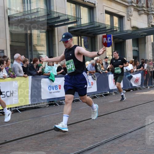 13.09.2026 - 21. swb-Marathon Bremen Strokosch-Dieckow http://msf.ph/oto/10339375 13.09.2026 13:26:49 Ziel 531, 946, 1493, 1494, 2089, 2454, 3076, 3273, 3302, 3510, 3527, 4121, 4327, 4397, 4558, 4563, 5689, 5943, 6071, 6288, 6455, 6776, 7027, 7072, 7246, 7317, 7849, 8219, 9150, 9159, 9343, 9511, 9760, 9854, 9878, 10112, 10113, 531, 1368, 2779, 3510, 3526, 3852, 3893, 4077, 4441, 4598, 4919, 5054, 5937, 6289, 6314, 6375, 6548, 6580, 7246, 7317, 8112, 8303, 9260, 9551, 13097 meine-sportfotos.de