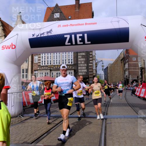 13.09.2026 - 21. swb-Marathon Bremen Tim E. http://msf.ph/oto/10339402 13.09.2026 11:09:36 Ziel 10314, 10556, 10664, 10686, 10694, 10769, 10823, 10981, 10983, 11091, 11225, 11304, 11578, 11764, 11882, 11883, 11914, 11915, 11987, 11995, 12155, 12322, 12337, 12491, 13607 meine-sportfotos.de