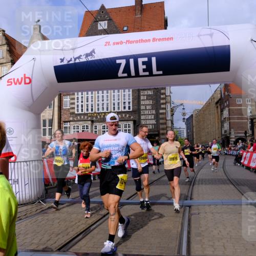 13.09.2026 - 21. swb-Marathon Bremen Tim E. http://msf.ph/oto/10339412 13.09.2026 11:09:36 Ziel 10314, 10556, 10664, 10686, 10694, 10769, 10823, 10981, 10983, 11091, 11225, 11304, 11578, 11764, 11882, 11883, 11914, 11915, 11987, 11995, 12155, 12322, 12337, 12491, 13607 meine-sportfotos.de