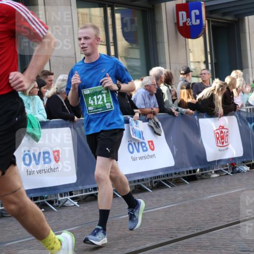 13.09.2026 - 21. swb-Marathon Bremen Strokosch-Dieckow http://msf.ph/oto/10339444 13.09.2026 13:26:52 Ziel 242, 946, 1493, 1494, 2089, 2454, 3273, 3385, 3496, 3527, 4121, 4327, 4397, 4558, 4563, 5689, 6071, 6288, 6776, 7027, 7072, 7849, 8219, 9150, 9159, 9343, 9511, 9760, 9854, 9878, 10112, 10113, 13147, 531, 946, 2089, 2779, 3076, 3302, 3510, 3526, 3852, 3893, 4077, 4441, 4598, 4919, 5054, 5937, 5943, 6289, 6314, 6375, 6455, 6548, 6580, 7246, 7317, 8112, 8303, 9260, 9551, 13097 meine-sportfotos.de