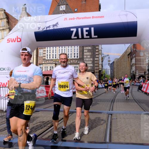 13.09.2026 - 21. swb-Marathon Bremen Tim E. http://msf.ph/oto/10339453 13.09.2026 11:09:37 Ziel 10314, 10556, 10664, 10686, 10694, 10769, 10823, 10981, 10983, 11091, 11225, 11304, 11578, 11764, 11882, 11883, 11914, 11915, 11987, 11995, 12155, 12322, 12491, 12532, 13607 meine-sportfotos.de