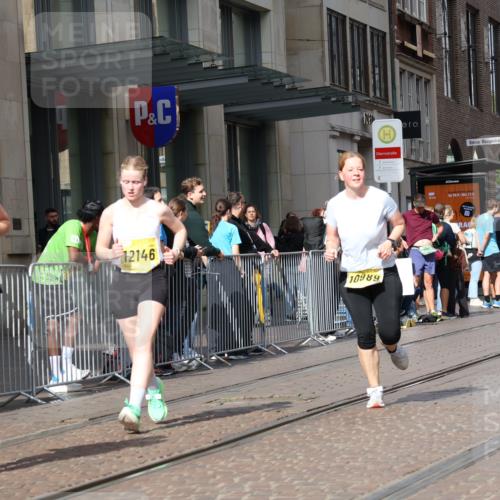 13.09.2026 - 21. swb-Marathon Bremen Strokosch-Dieckow http://msf.ph/oto/10339459 13.09.2026 11:06:29 Ziel 10323, 10378, 10654, 10663, 10795, 10849, 10989, 11021, 11066, 11257, 11370, 12124, 12146, 12219, 12249, 10375, 10376, 10681, 10682, 10852, 10853, 11028, 11029, 11240, 11340, 11374, 11432, 11460, 11674, 11690, 11729, 11786, 11849, 12217, 12479, 12485 meine-sportfotos.de