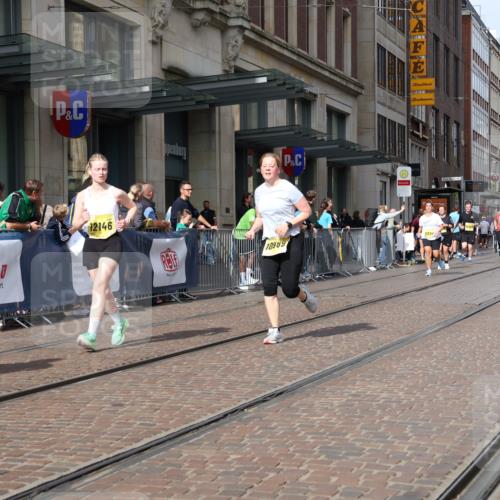 13.09.2026 - 21. swb-Marathon Bremen Strokosch-Dieckow http://msf.ph/oto/10339529 13.09.2026 11:06:31 Ziel 10323, 10378, 10654, 10663, 10795, 10849, 10989, 11066, 11257, 11370, 12124, 12146, 12219, 12249, 10376, 10681, 10682, 10852, 10853, 11021, 11028, 11029, 11240, 11340, 11374, 11432, 11460, 11690, 11729, 11849, 12217, 12479, 12485 meine-sportfotos.de