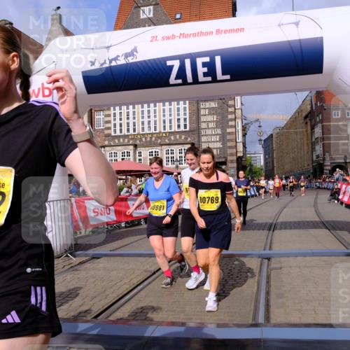 13.09.2026 - 21. swb-Marathon Bremen Tim E. http://msf.ph/oto/10339616 13.09.2026 11:09:43 Ziel 10424, 10556, 10664, 10686, 10694, 10769, 10823, 10981, 10983, 11192, 11225, 11764, 11882, 11883, 11914, 11915, 11995, 12322, 12474, 12491, 12532, 13607 meine-sportfotos.de