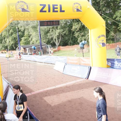 13.09.2026 - Airport Race Dennis Weichert http://msf.ph/oto/10339677 13.09.2026 10:42:15 Ziel 5102, 5103 meine-sportfotos.de
