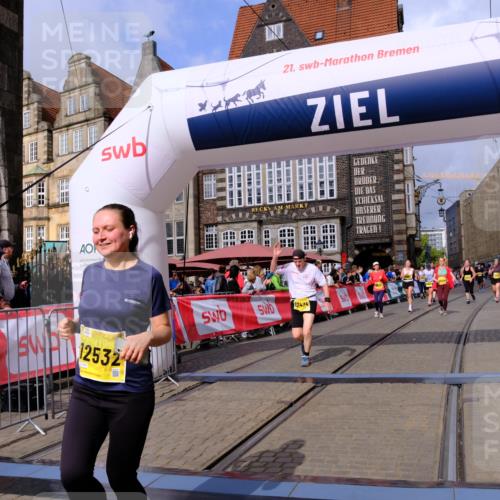 13.09.2026 - 21. swb-Marathon Bremen Tim E. http://msf.ph/oto/10339720 13.09.2026 11:09:46 Ziel 10386, 10424, 10556, 10664, 10694, 10712, 10769, 10823, 10981, 11192, 11225, 11882, 11883, 11914, 11915, 11937, 11995, 12322, 12409, 12474, 12491, 12532, 13607 meine-sportfotos.de