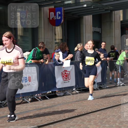 13.09.2026 - 21. swb-Marathon Bremen Strokosch-Dieckow http://msf.ph/oto/10339726 13.09.2026 11:06:47 Ziel 10156, 10360, 10378, 10663, 11100, 11246, 11257, 11393, 11439, 11600, 11684, 11696, 11759, 11822, 11823, 12255, 10323, 10378, 10654, 10663, 10795, 10849, 10989, 11021, 11066, 11240, 11370, 12124, 12146, 12219, 12249, 12485 meine-sportfotos.de