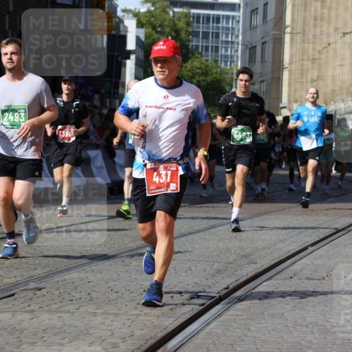 13.09.2026 - 21. swb-Marathon Bremen Strokosch-Dieckow http://msf.ph/oto/10339763 13.09.2026 13:20:26 Ziel 205, 431, 495, 511, 655, 1058, 1252, 1390, 1537, 1750, 1931, 1972, 2122, 2343, 2807, 2885, 2903, 3685, 3690, 4287, 5340, 5389, 5583, 5813, 5837, 6663, 7341, 7404, 7531, 7664, 9518, 9756, 13192, 541, 876, 1528, 2493, 3813, 4174, 4357, 4358, 5493, 5855, 6495, 6496, 7411, 9162, 9721, 9949 meine-sportfotos.de