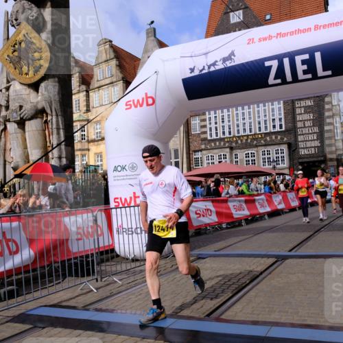 13.09.2026 - 21. swb-Marathon Bremen Tim E. http://msf.ph/oto/10339797 13.09.2026 11:09:49 Ziel 10234, 10386, 10417, 10424, 10556, 10696, 10712, 10769, 10785, 10823, 10981, 10990, 10991, 11192, 11225, 11882, 11883, 11914, 11937, 11995, 12322, 12409, 12474, 12532 meine-sportfotos.de