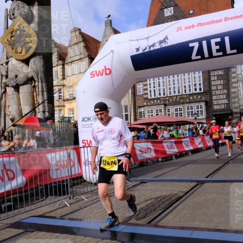 13.09.2026 - 21. swb-Marathon Bremen Tim E. http://msf.ph/oto/10339810 13.09.2026 11:09:49 Ziel 10234, 10386, 10417, 10424, 10556, 10696, 10712, 10769, 10785, 10823, 10981, 10990, 10991, 11192, 11225, 11882, 11883, 11914, 11937, 11995, 12322, 12409, 12474, 12532 meine-sportfotos.de